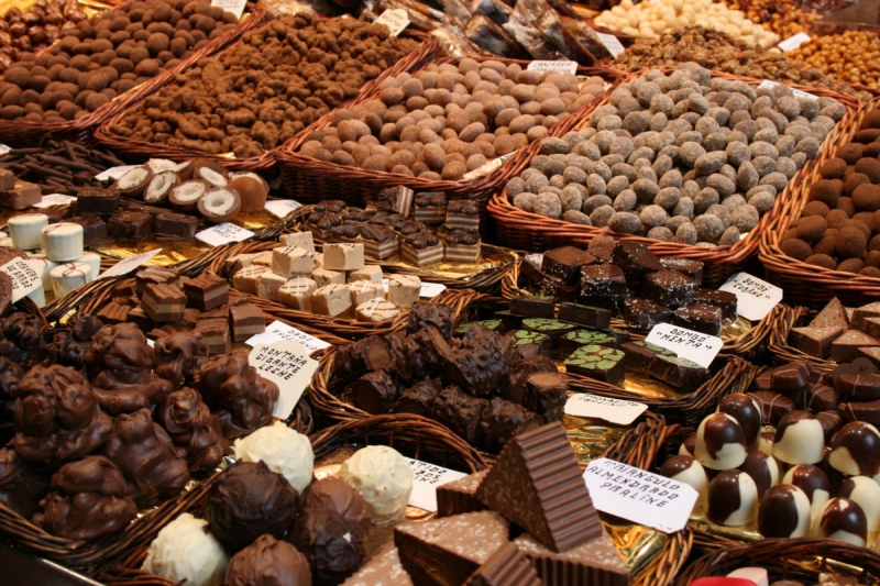 vitrine-SOSPEL-min_chocolates_chocolate_nibble_sweetness_fine_chocolates_gourmet_candy_brand-752083